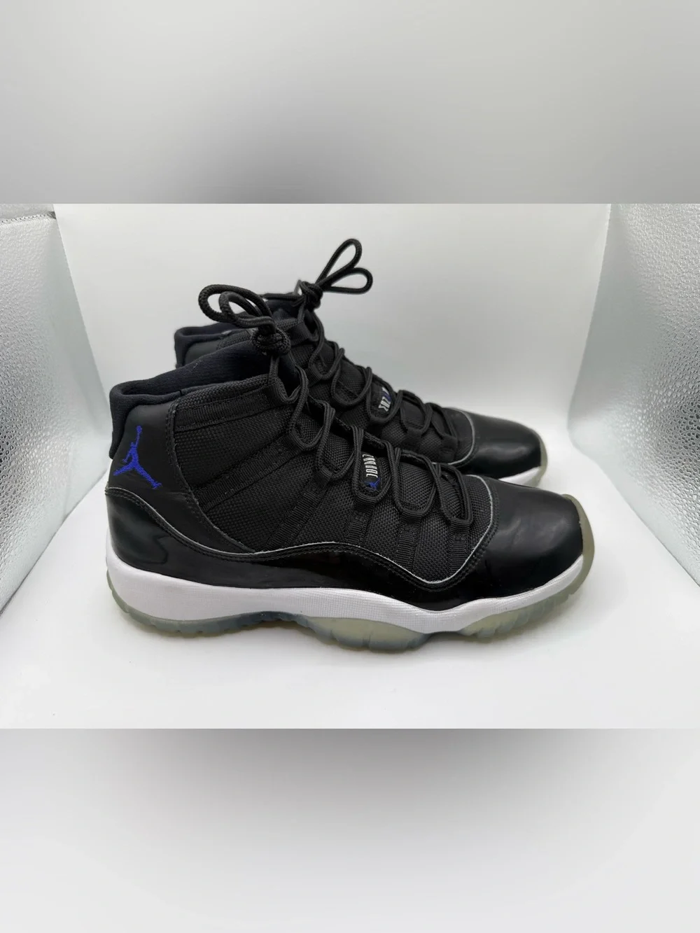 Air Jordan 11 Space Jam GS (2016) - size 6.5Y